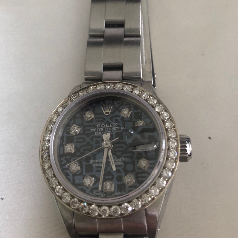 Women’s Rolex DateJust - Picture 3 of 5
